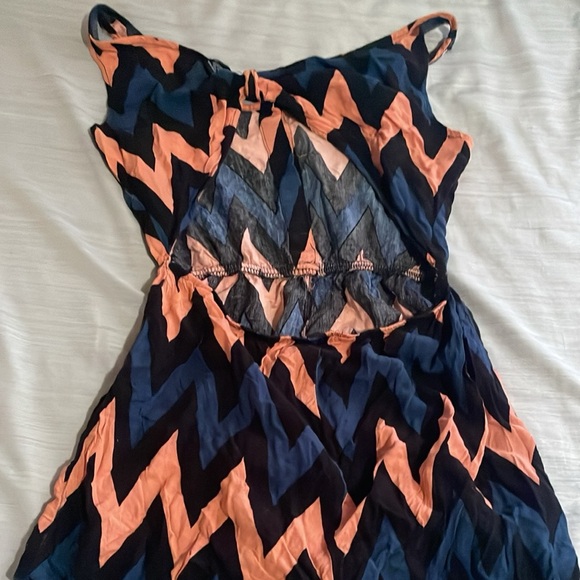 Jumper - Picture 2 of 2